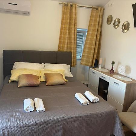 Apartment & Studio Vrdoljak Sveti Anton  Екстериор снимка