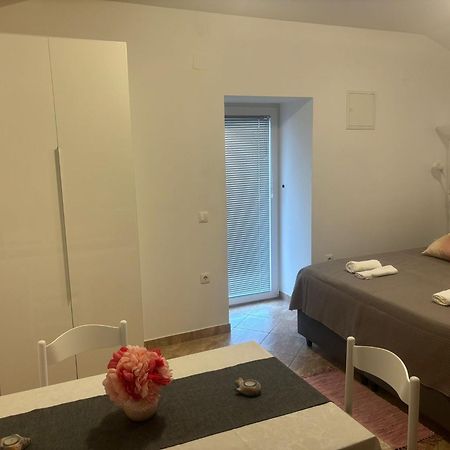 Apartment & Studio Vrdoljak Sveti Anton  Екстериор снимка