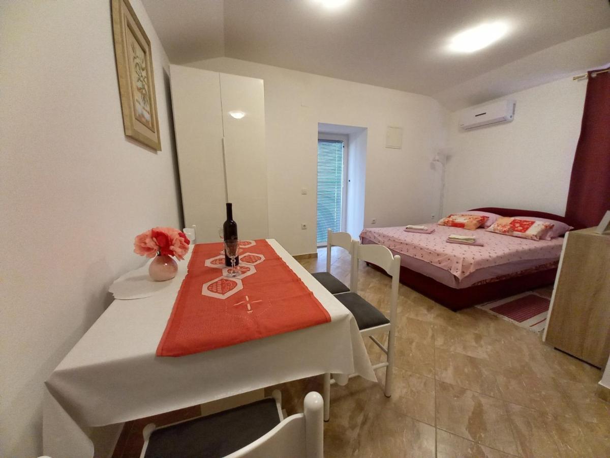Apartment & Studio Vrdoljak Sveti Anton  Екстериор снимка